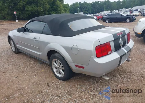 2007 Ford Mustang V6 Deluxe/V6 Premium z USA, uszkodzony, nr VIN 1ZVFT84N175265963